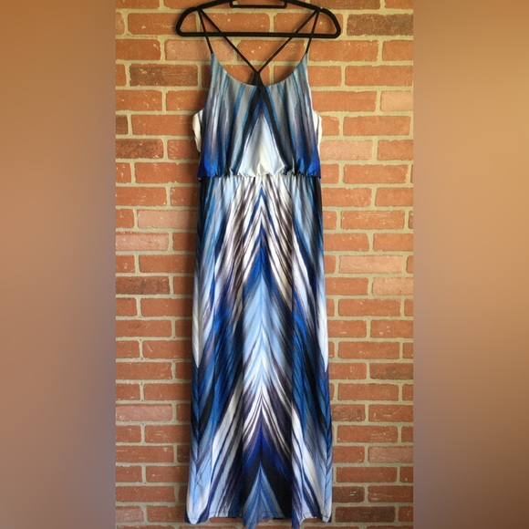 CHARLOTTE RUSSE maxi dress - Picture 5 of 6